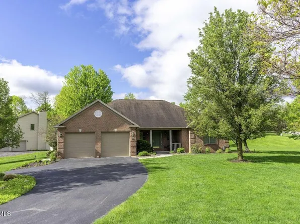 216 Red Fox Dr, Duncansville, PA 16635
