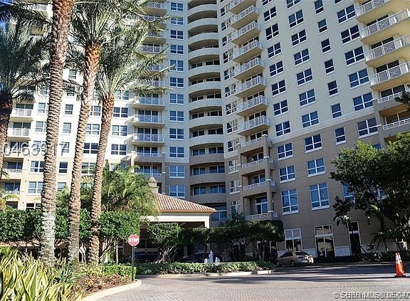 2nd image of 19501 W Country Club Dr Ph 12