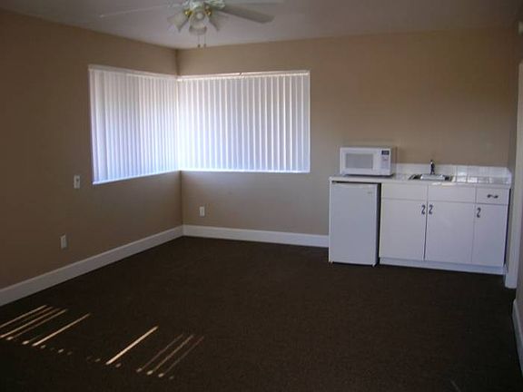 3rd image of 3742 6th Ave