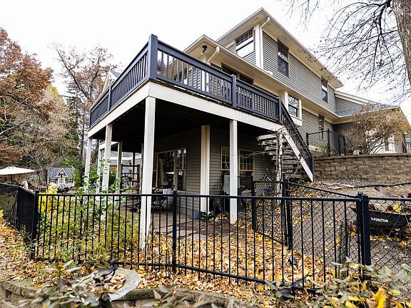 3rd image of 423 Vadnais Lake Dr