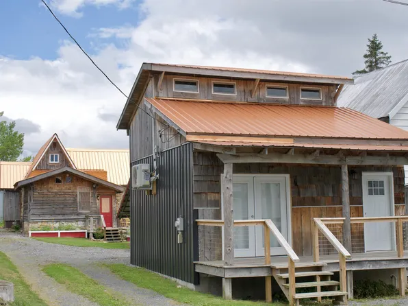 169 8th St #B, Davis, WV 26260