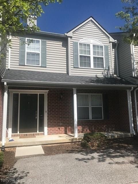 1st image of 915 Oaktree Blvd