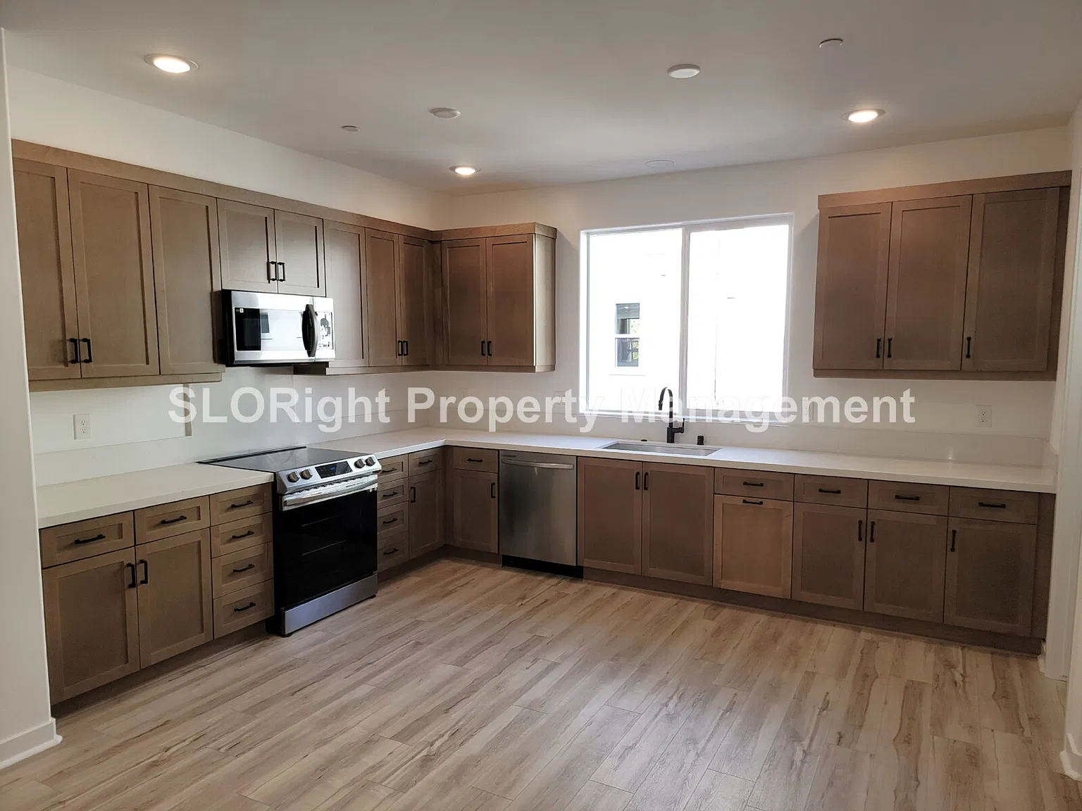 2 bed, 1.0 bath, $2,250 — Photo 3