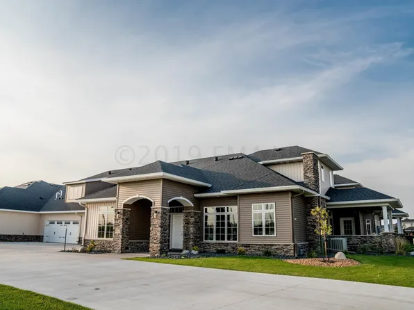 5010 Prosperity Way S, Fargo, ND 58103