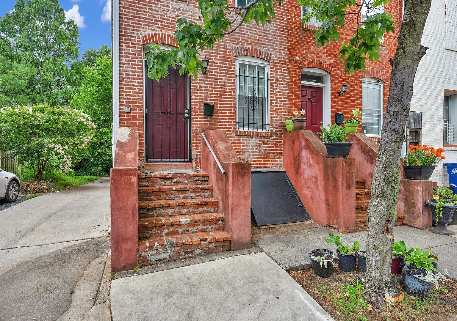Gorgeous 3 Bedroom and 3 Bathroom in Hollins Market Voucher Tenants Welcomed — Photo 4