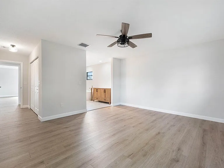 4003 S Indian River Dr — Photo 14