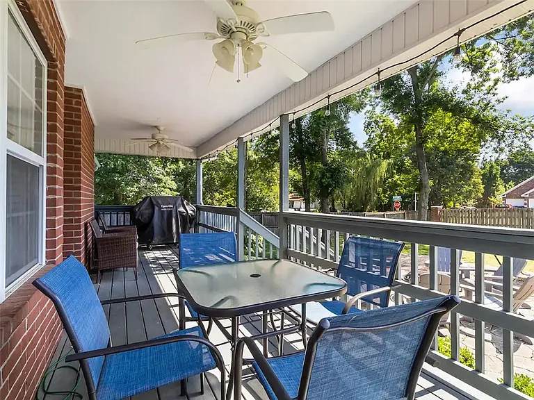 701 SW Maidstone Ave — Photo 28