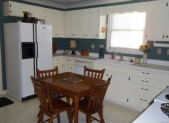4th image of 306 Hidden Creek Cir