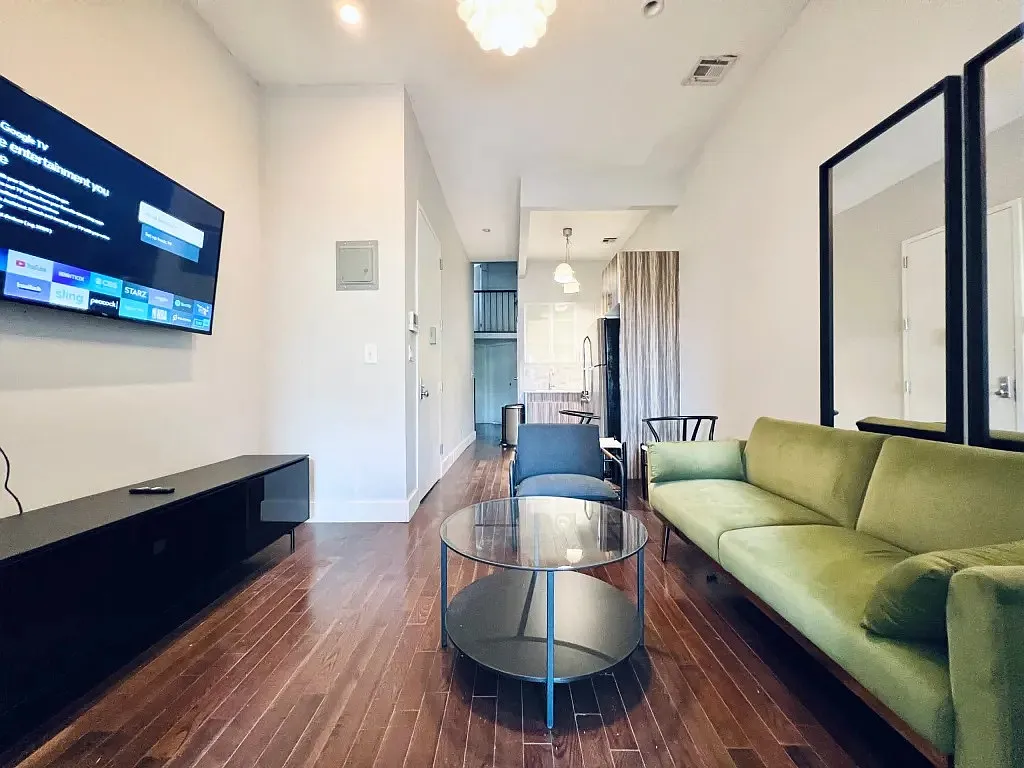 5 bed, 4.0 bath, 1200 sqft, $1,140 — Photo 4