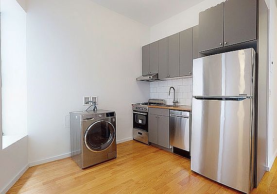 2nd image of 376 W 127th St APT 1A