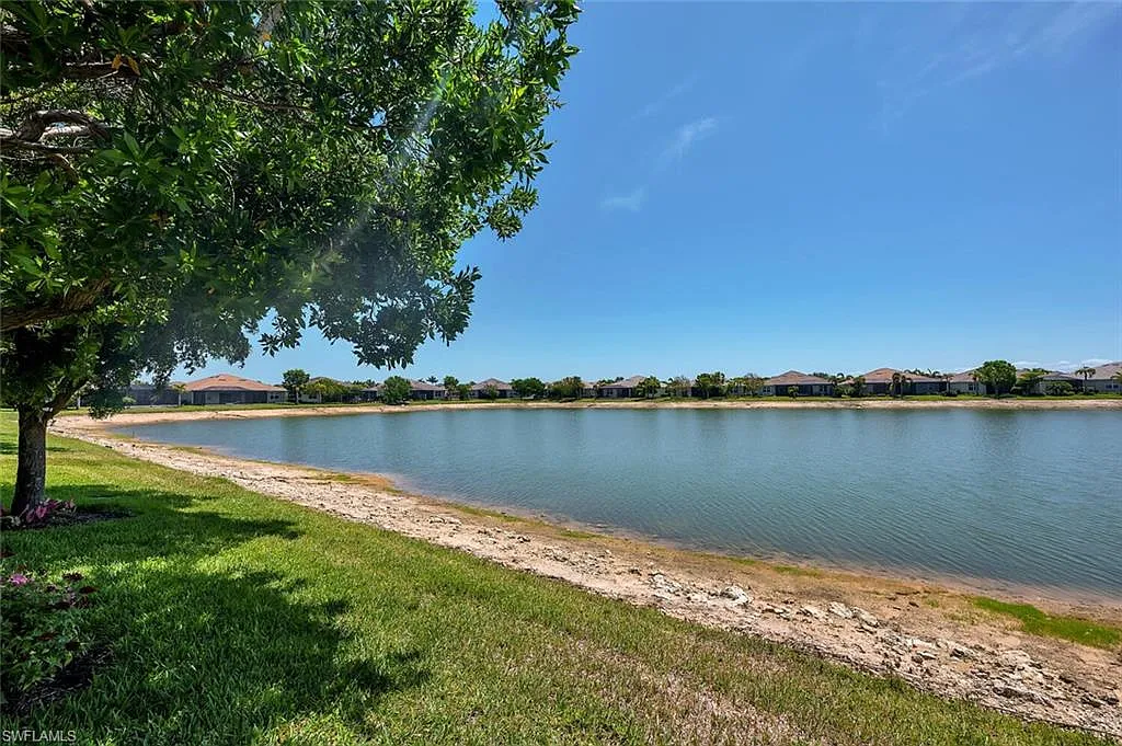2 bed, 2.0 bath, 1519 sqft, $7,200 — Photo 3