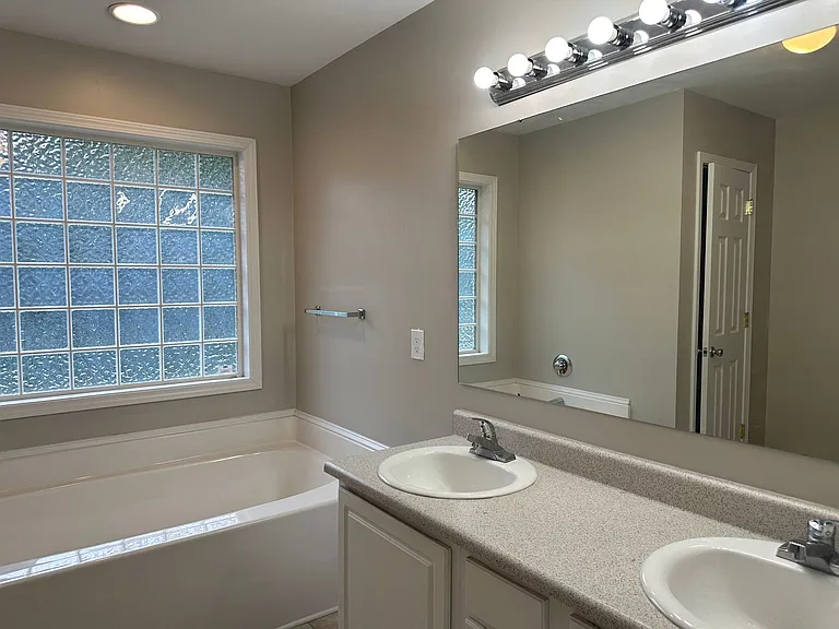 3679 Pioneer Dr — Photo 20