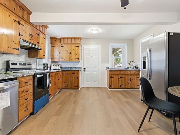 3rd image of 42 Chatham Rd