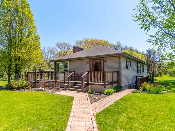 2924 Holt Rd, Minooka, IL 60447