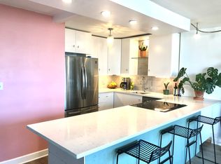 1360 N Sandburg Ter APT 1610C, Chicago, IL 60610