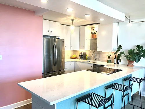 1360 N Sandburg Ter #1610C Photo 1