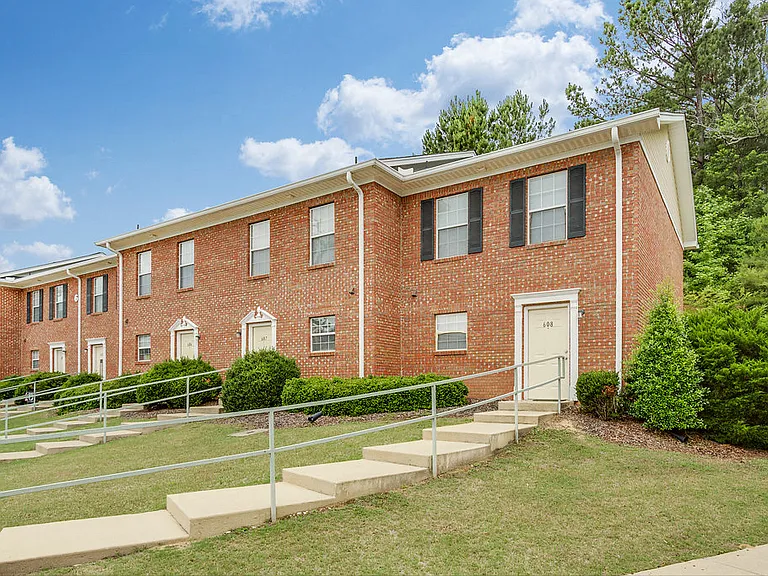 Forest Trail Apartment Homes — Photo 43
