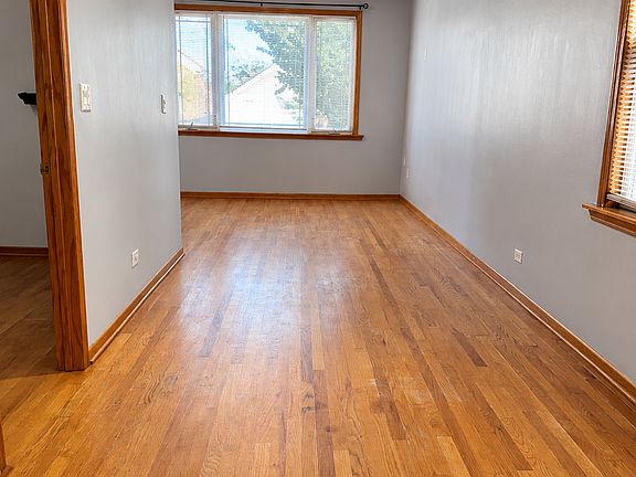 4th image of 3308 S Hoyne Ave #2F