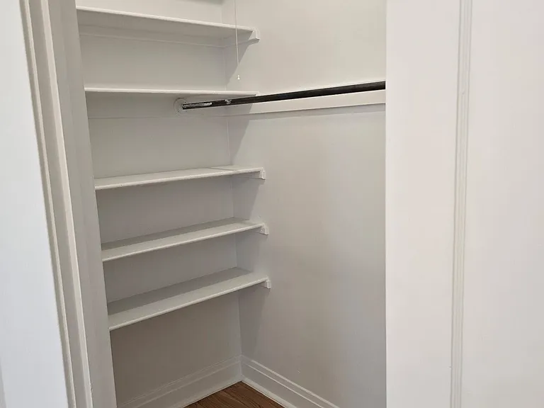 2896 S Archer Ave #202 — Photo 7