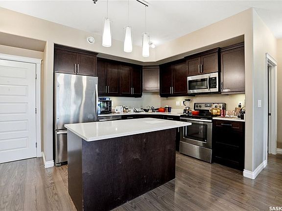 3rd image of UNIT 211-423 Nelson ROAD