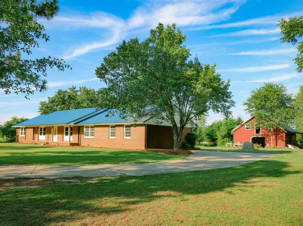 400 McPhail Rd, Roseboro, NC 28382