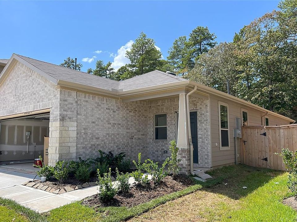 1st image of 10557 Pineland Dr