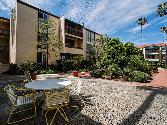 3rd image of 6455 La Jolla Blvd #104