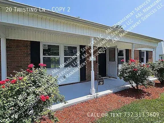2nd image of 20 Twisting Ln #2