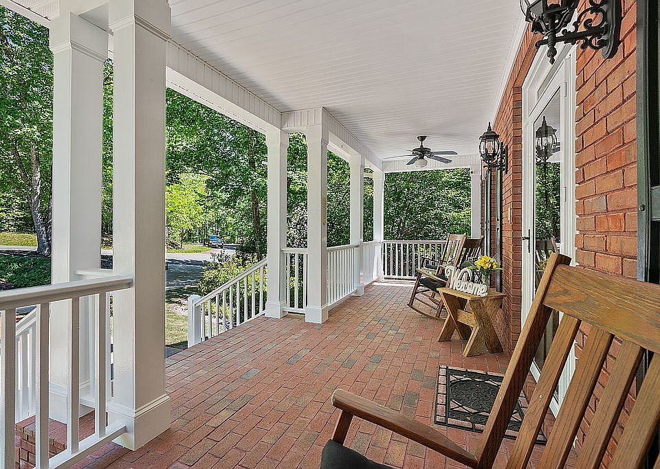 1st image of 446 White Pine Dr