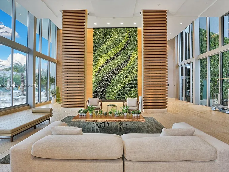 16385 Biscayne Blvd #3120 — Photo 40