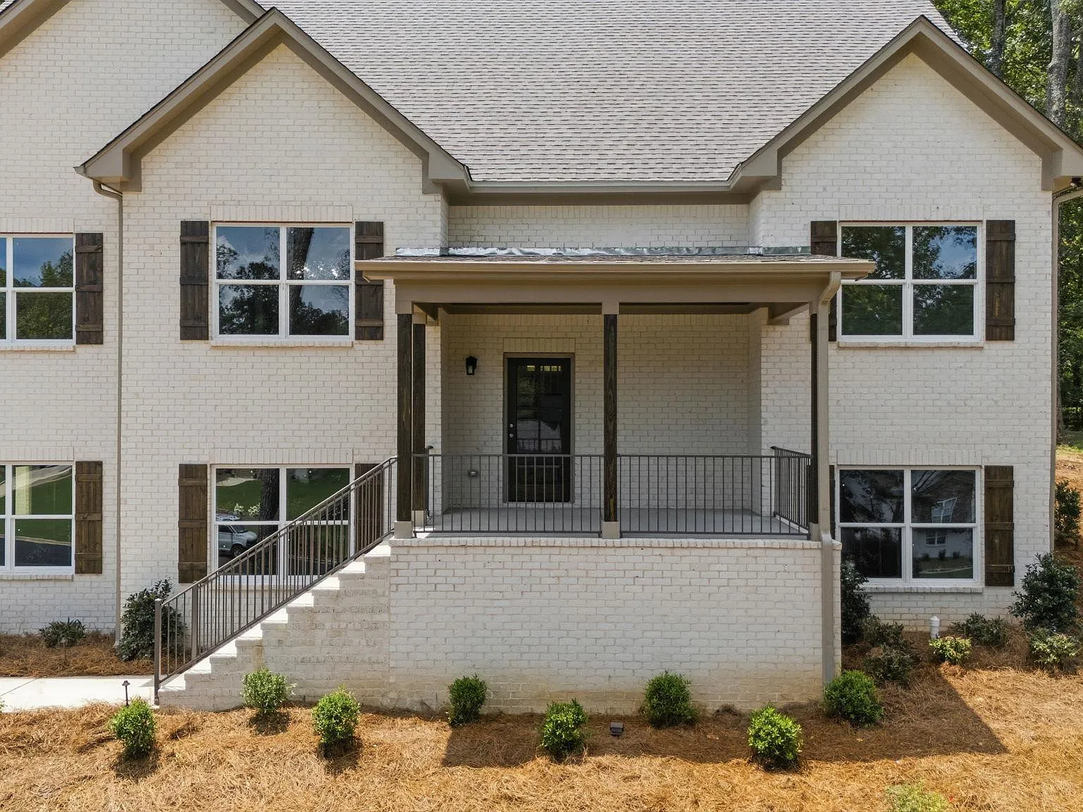 4 bed, 3.0 bath, 2854 sqft, $2,200 — Photo 3