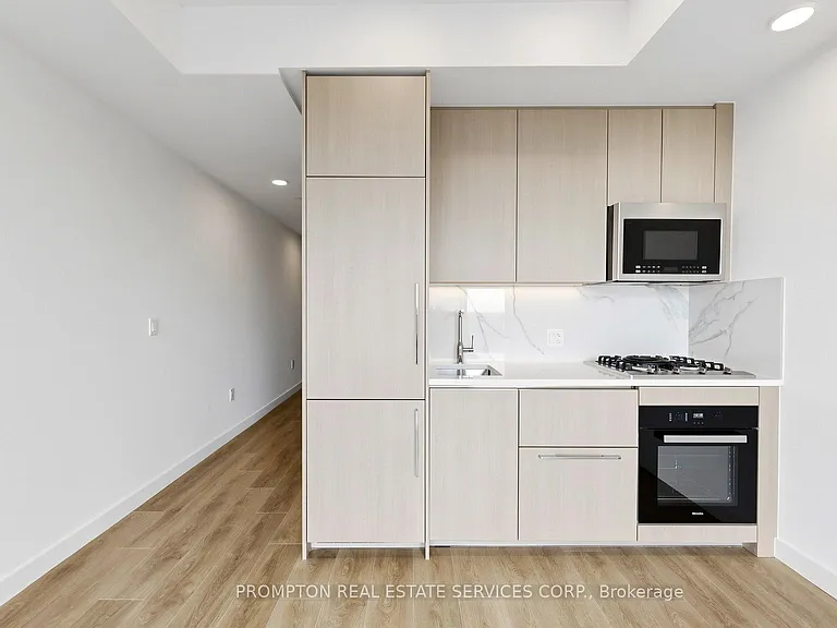 18 Esther Shiner Blvd #2006 — Photo 24