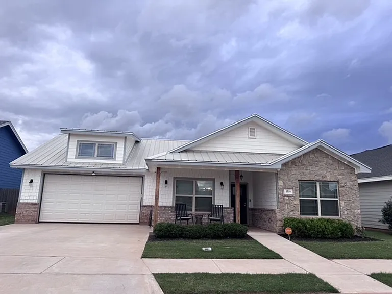 1510 Fletchers Path — Photo 1