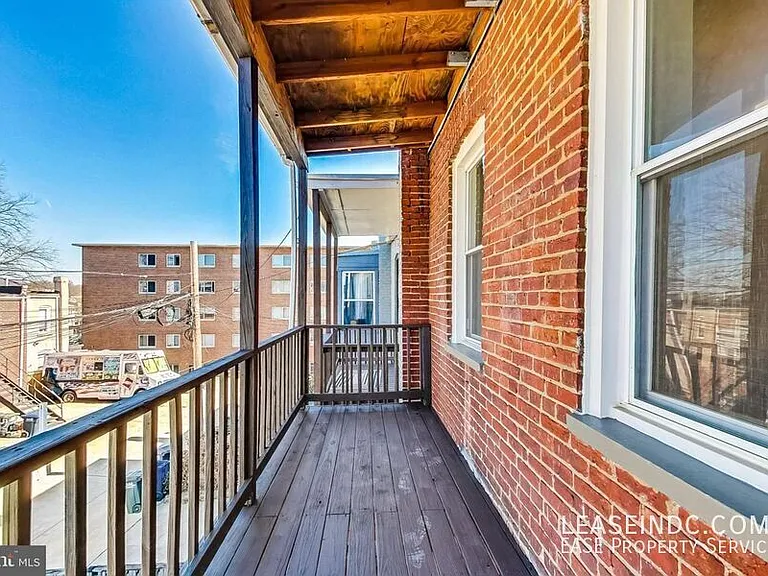 535 Gresham Pl NW — Photo 25