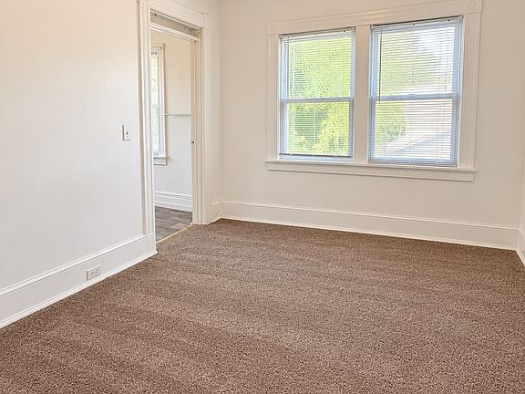 4th image of 302 Seward St