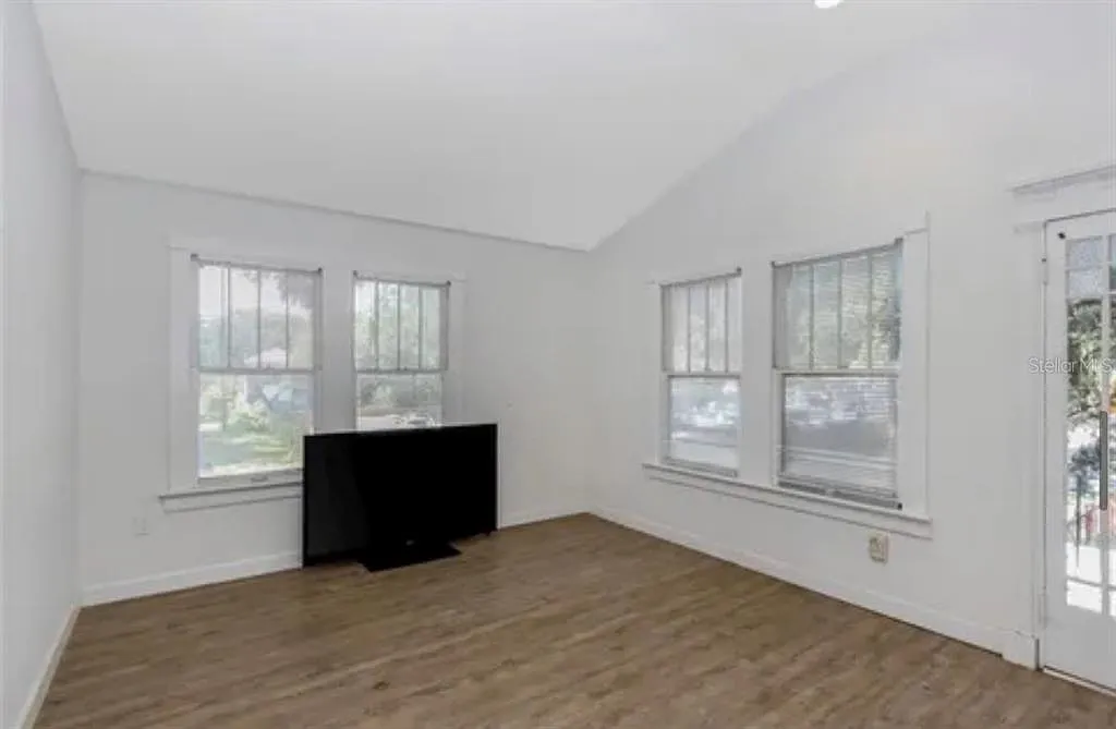 2 bed, 2.0 bath, 600 sqft, $1,600 — Photo 4