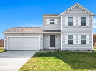 2615 Woodridge Dr, Adrian, MI 49221