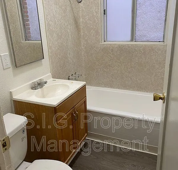 461 W Colorado St #12 — Photo 8