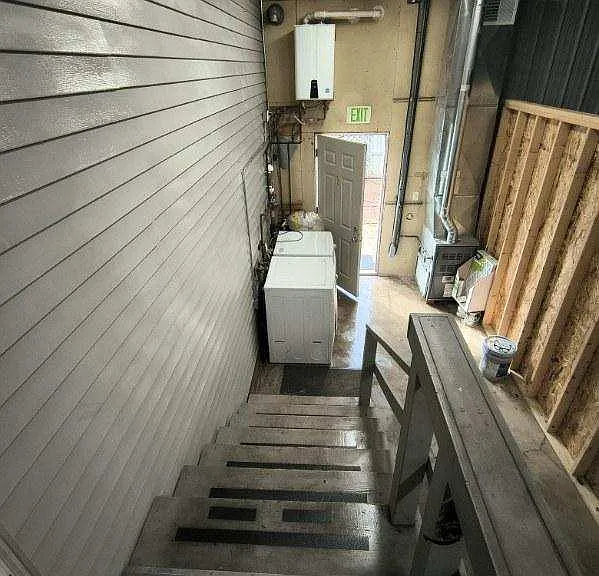 Central Ave — Photo 6