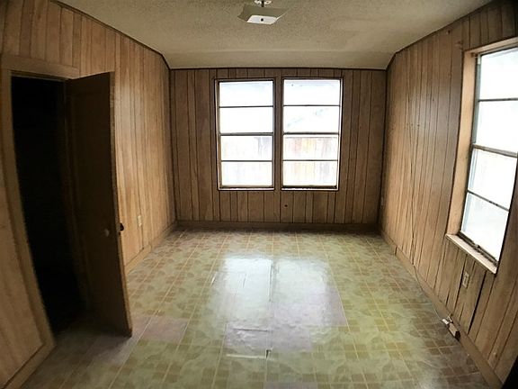 4th image of 2617 Elmira Ave