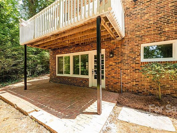 5th image of 214 Hillside Ln #8