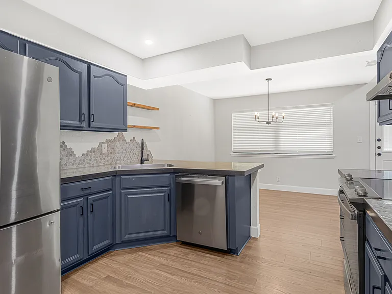 12142 Vista Nogal St — Photo 10