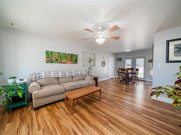 2nd image of 320 W Highland Dr
