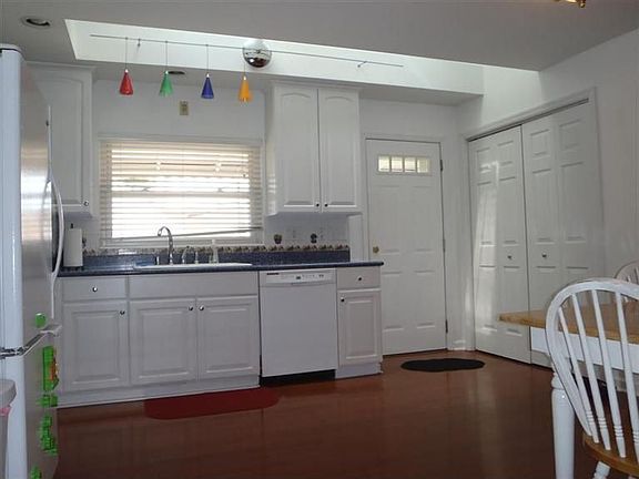 5th image of 815 Broadview Blvd