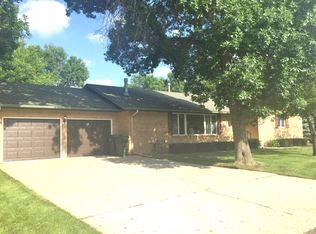 1000 1st St NW, Watertown, SD 57201