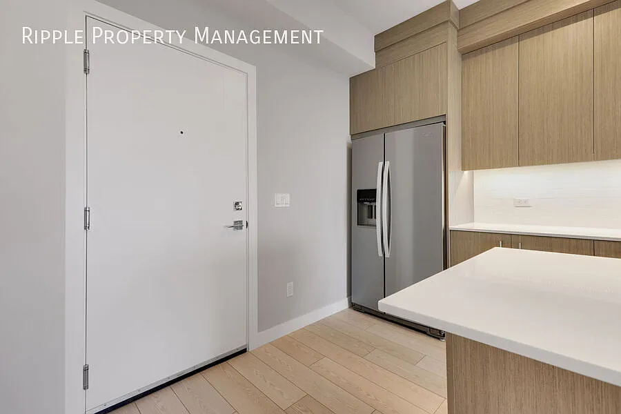 Amazing 2 Beds/ 2 Baths Condo With Underground Parking Included! — Photo 4