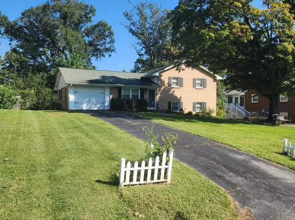 5717 Edgewood St, Salem, VA 24153