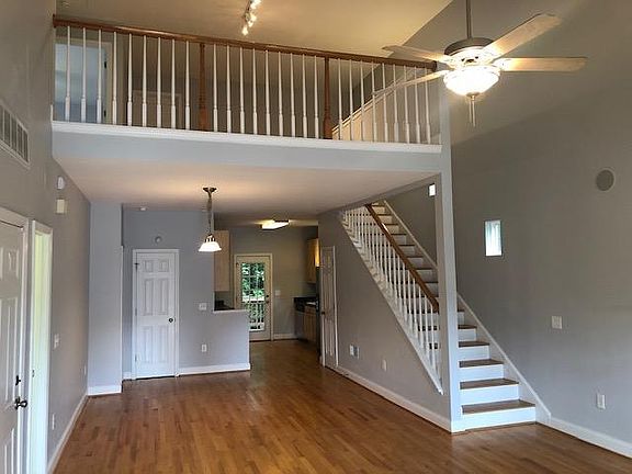 3rd image of 301 Northwood St