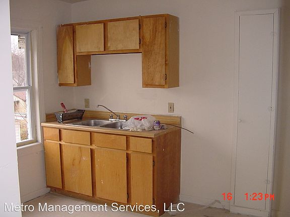 5th image of 301 N 41st St APT 2