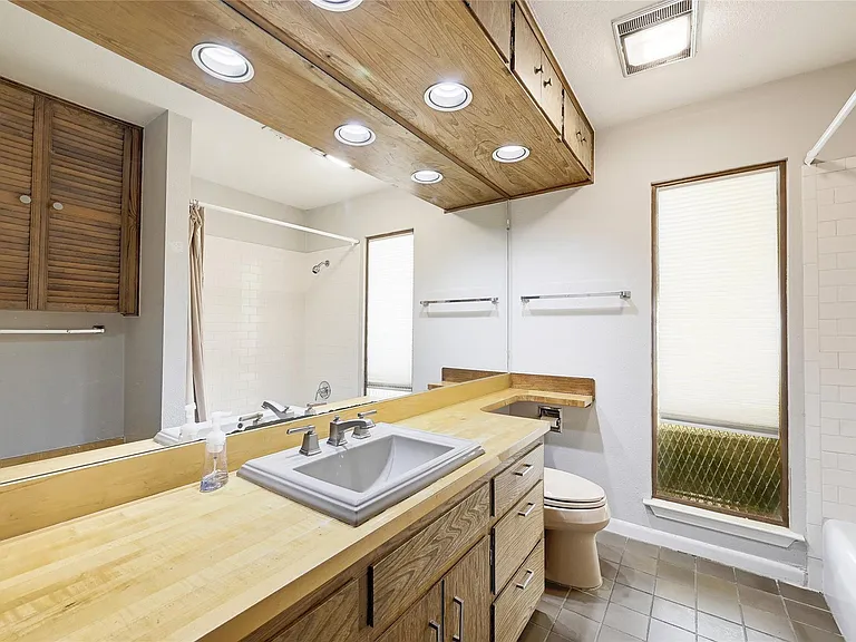 6305 Shadow Valley Dr #A — Photo 18